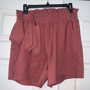 Paper bag shorts size XL